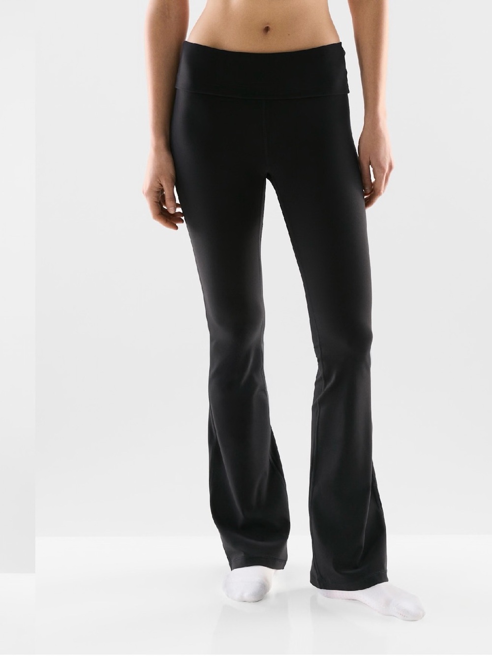 NWT Aritzia Golden Butter Foldover Flare 32" Leggings Noir Black Size 6